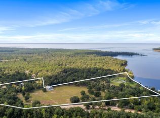 147 Dexton King Rd, Freeport, FL 32439