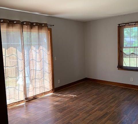 5th image of 3895 E Apple Ave