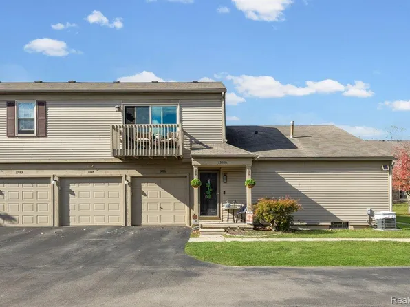 13886 Watersway Dr, Gibraltar, MI 48173