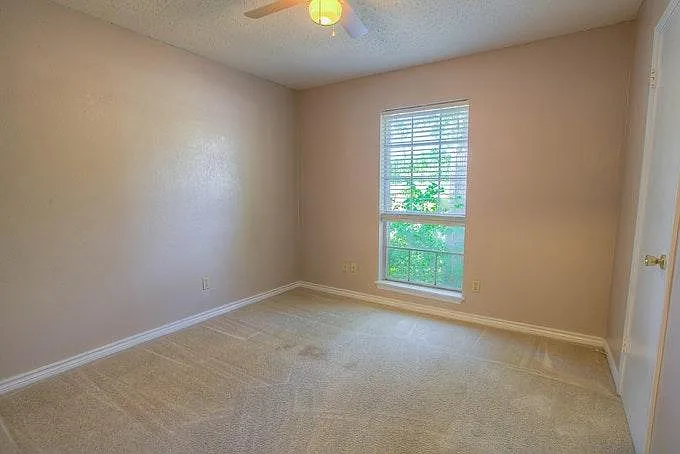 1222 Merry Oaks Dr — Photo 9