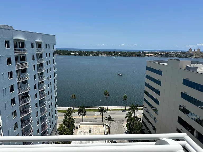 1551 N Flagler Dr — Photo 17