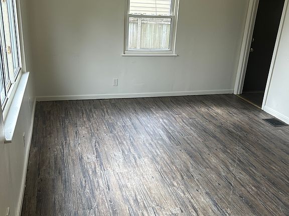 4th image of 3311 Grasmere Ave