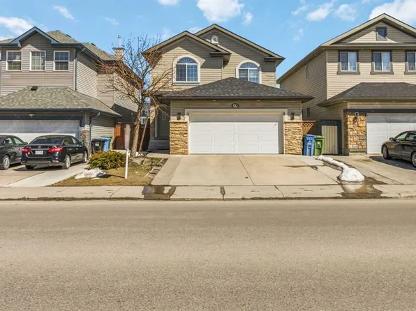 19 Saddleland Dr W, Calgary, AB T3J 5J3