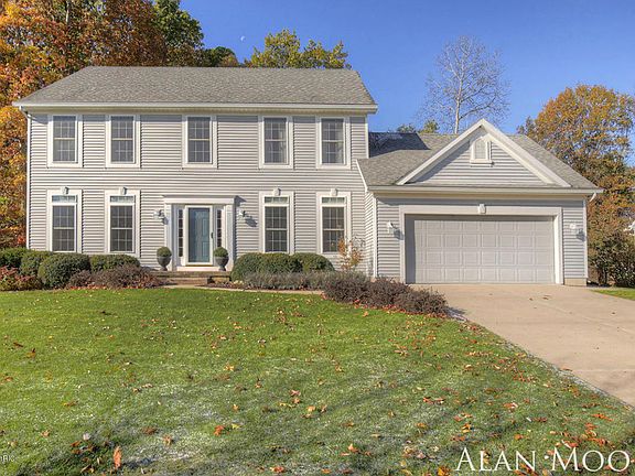 4th image of 7101 Black Forest Dr NE