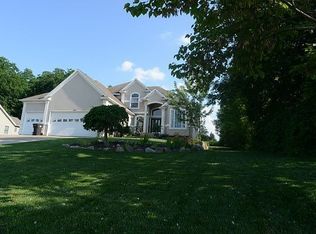 4462 Grand Ridge Dr SW, Wyoming, MI 49418