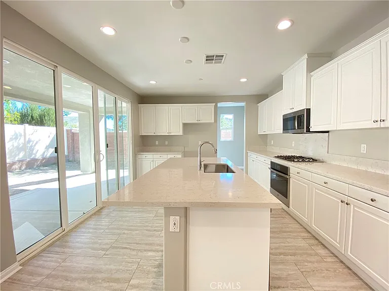 8790 Bay Laurel St — Photo 9
