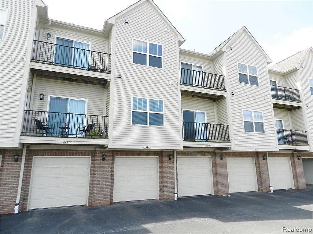 Building Photo - 41576 Hamlet Ln