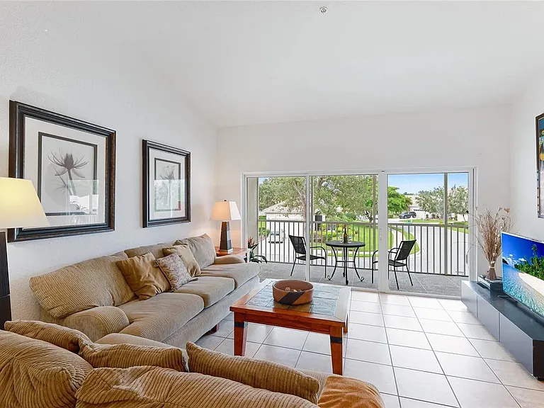 7333 Fountain Palm Cir #7333 — Photo 19