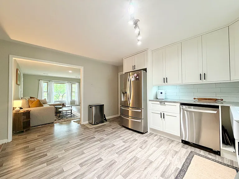 346 W McGinnis Cir — Photo 16