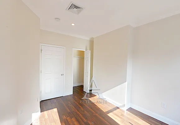 Rented by Peter Ashe | media 31