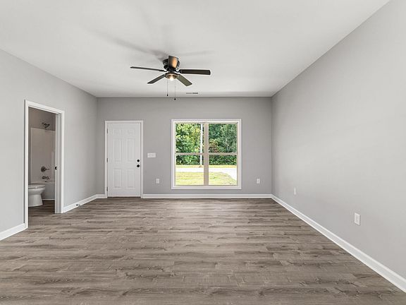 2nd image of 84 White Oak Way