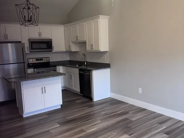 221 Storytown Vlg #221, Jonesborough, TN 37659