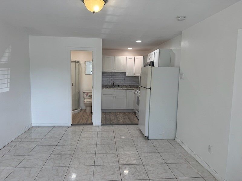 1st image of 10501 N 21st St #A