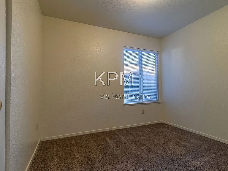5562 Tree Swallow Ct — Photo 12