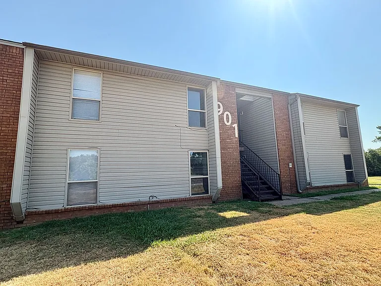 901 S Highway 77 #1 — Photo 2
