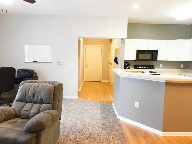 8077 Cranes Crossing Dr #8077 — Photo 9