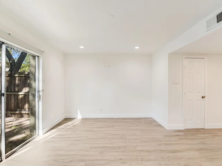 3816 Southway Dr — Photo 3