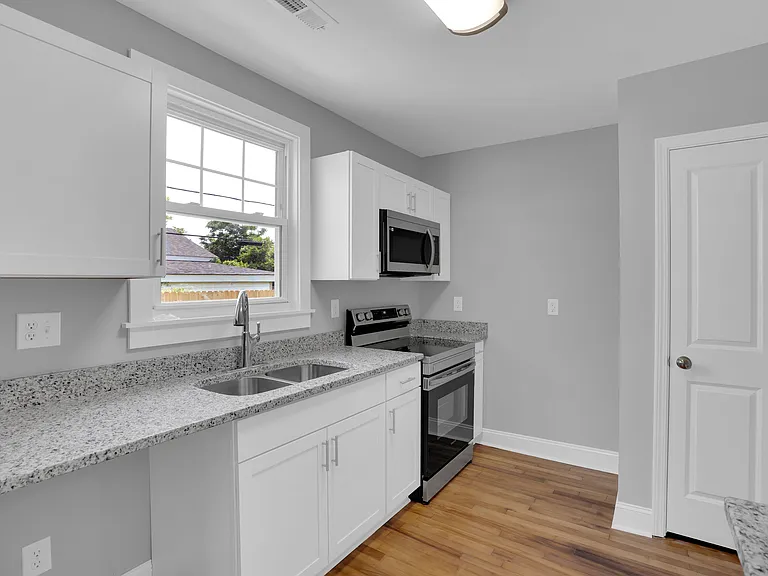 320 Virginia St — Photo 7