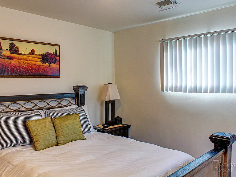 Campbell Row Apartments — Photo 24