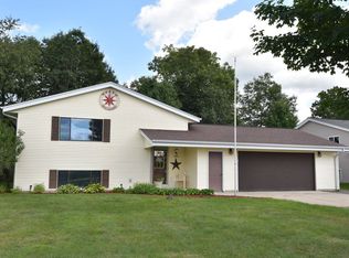 6880 Beck Ln, West Bend, WI 53090