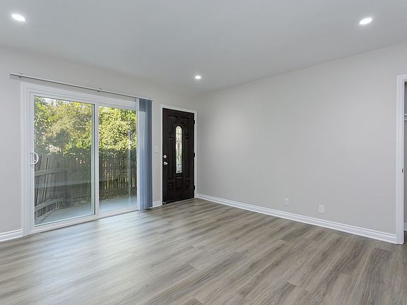 5th image of 585 N Hill Ave APT 6