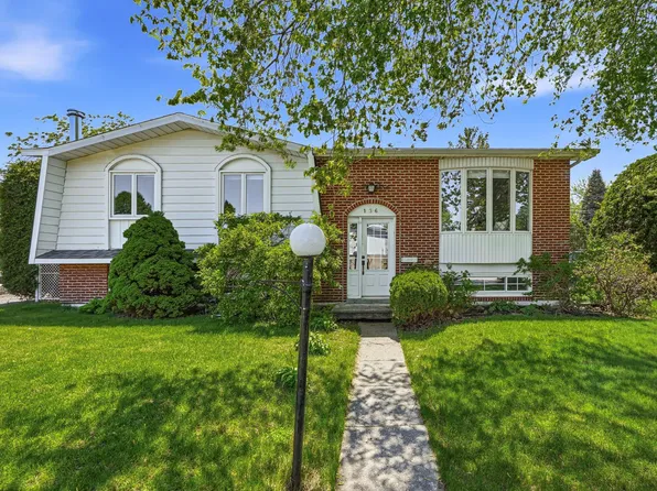 136 Rue De Mnrs, Delson, QC J5B 1R5