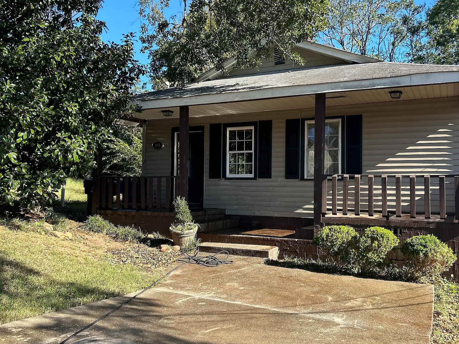 2 bed, 1400 sqft, $1,400 — Photo 1