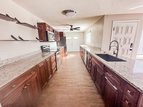 4th image of 2417 Magdalina Dr #A
