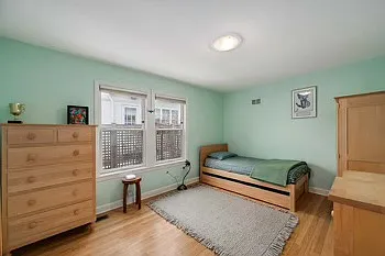 811 Roslyn Ter — Photo 13