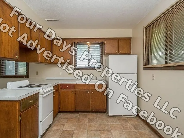 4421 S Union St — Photo 7