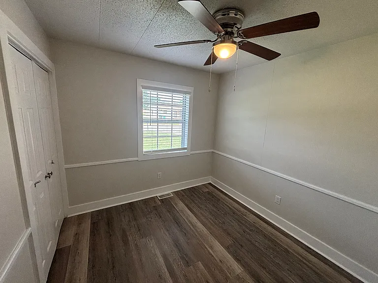 8100 N Claremont Ave — Photo 17