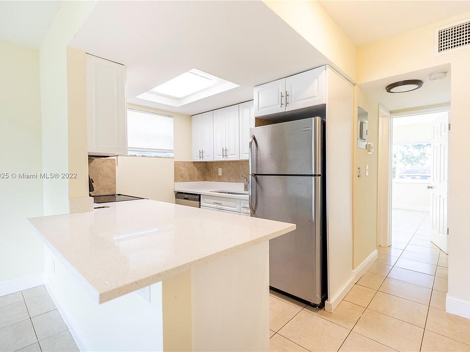 1st image of 361 SE 19th Ave APT 12