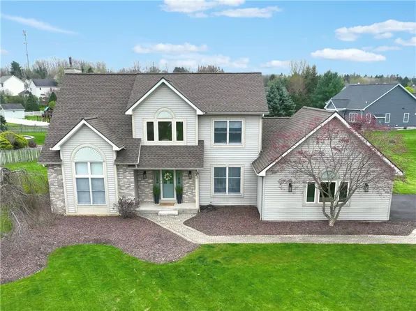 32 Grouse Point, Webster, NY 14580