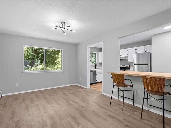3rd image of 5 Sundance Dr #5