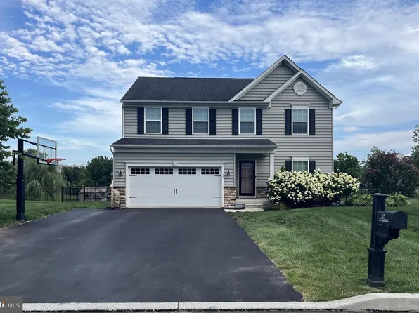 15 Blue Ridge Dr, Gilbertsville, PA 19525