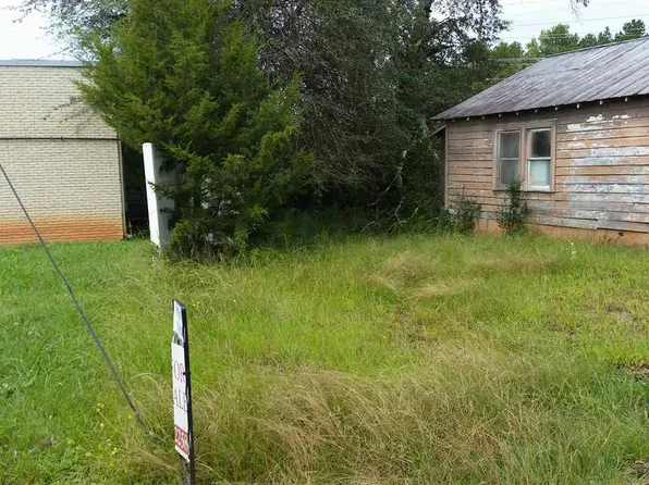 209 Lumpkin St, Seneca, SC 29678