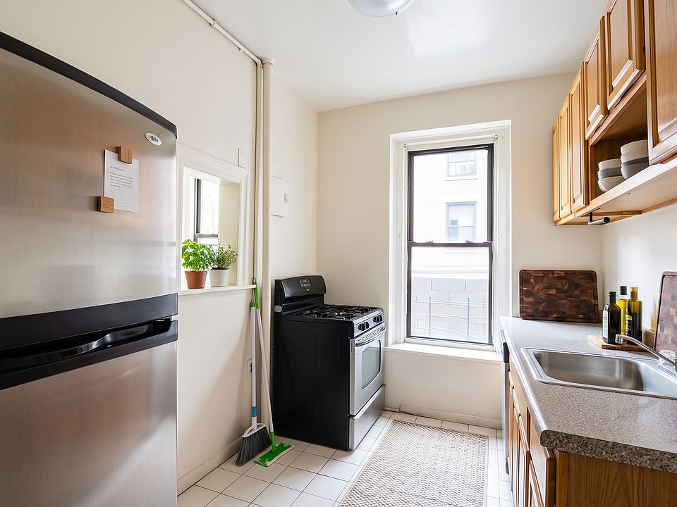 1st image of 526 W 161st St #33