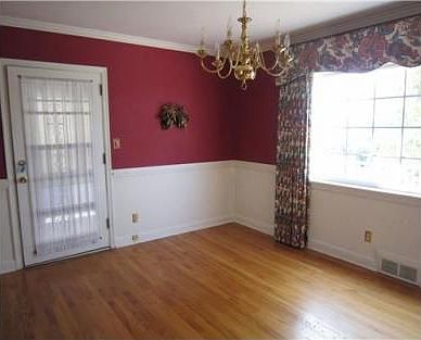 3rd image of 813 Vogel Dr
