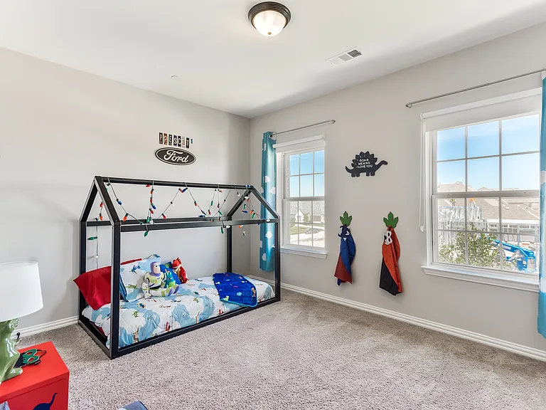 1208 Logan Trl — Photo 27