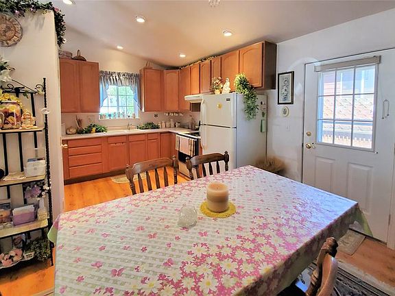 3rd image of 1202 Wineglass Ct APT A