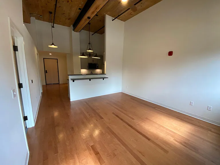 Lincoln Lofts — Photo 34