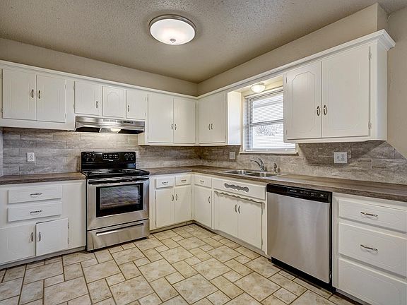 2nd image of 6605 NW 57th St
