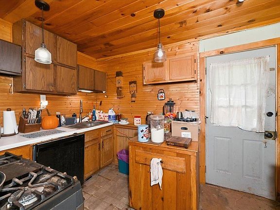 2nd image of 15903 Bark River Rd