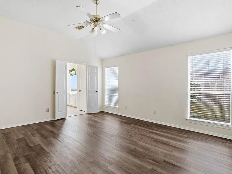 21107 Stoney Haven Dr — Photo 17