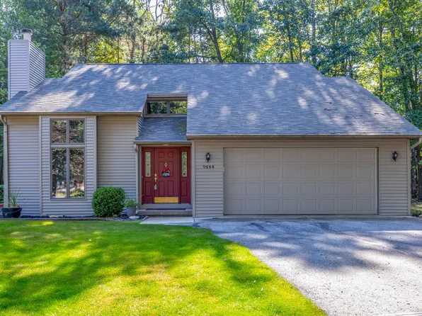 9444 Sunset Ct, Stanwood, MI 49346