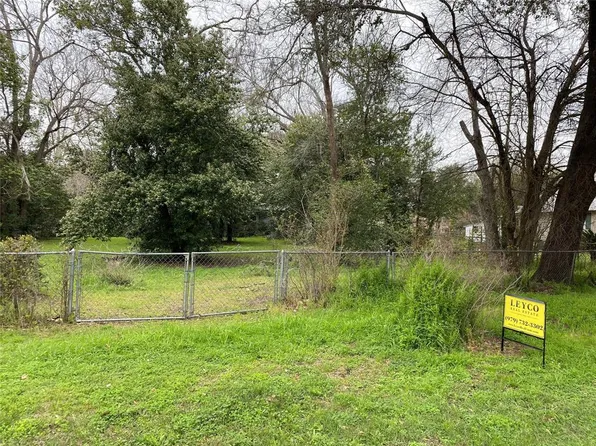 740 Washington St, Columbus, TX 78934