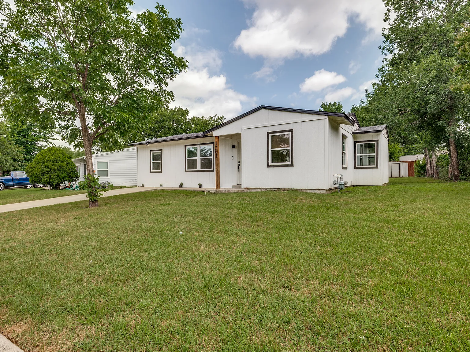 4 bed, 1162 sqft, $2,000 — Photo 3