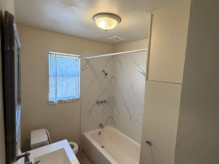 2735 N Central Ave — Photo 5