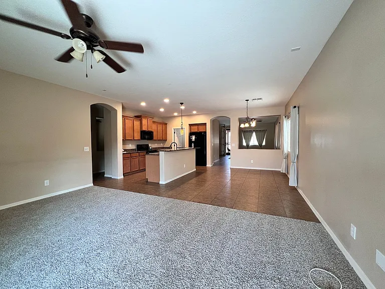 1418 W Crape Rd — Photo 11