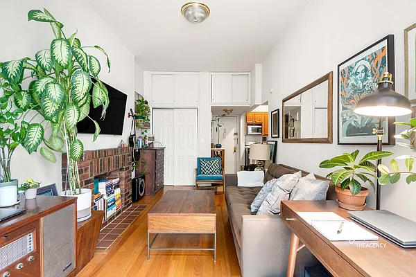 Rented by The Agency | media 2